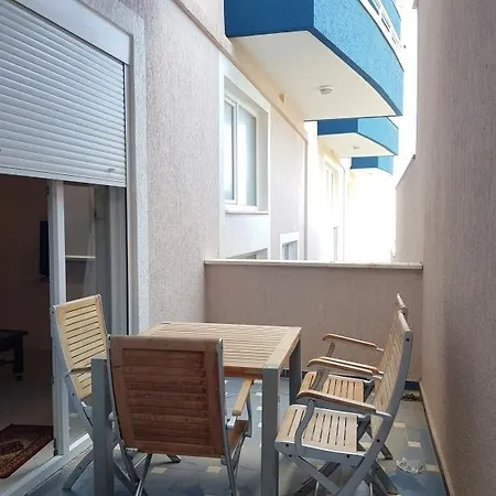 Appartement In Seafront Afa 1 *